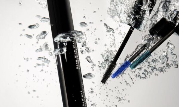 Η καλοκαιρινή μάσκαρα: Deep Dive Diva από τη Radiant Professional!