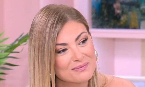 Δέσποινα Καμπούρη: «Σχεδόν τυχαία επέζησα στην τηλεοπτική σκηνή, με αρκετές αστοχίες»