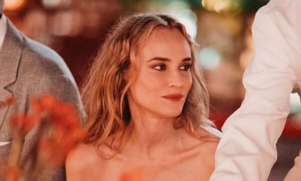 Diane Kruger: Μαγευτική με μονοχρωματικό look στη λαμπερή Ρώμη