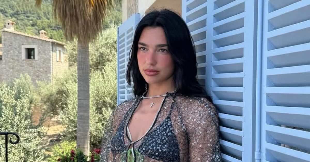 Dua Lipa: Επέλεξε το πιο τολμηρό μανικιούρ και τα νύχια της λάμπουν σαν κόσμημα