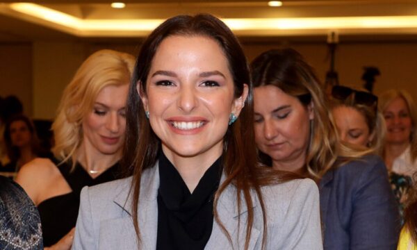 Εριέττα Κούρκουλου: Η συγκινητική εικόνα με τον οκτώ μηνών γιο της