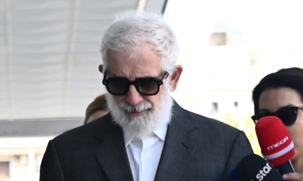 Πέτρος Φιλιππίδης: Ομόφωνη καταδίκη για δύο απόπειρες βιασμού – Οι καταγγέλλουσες ξέσπασαν σε δάκρυα
