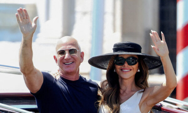 Lauren Sanchez – Bezos: Αποκάλυψε την κλοπή ενός από τα 27 γαμήλια φορέματα