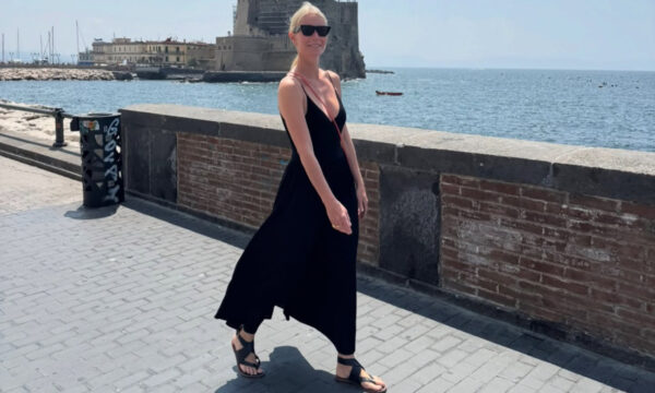 Βαλίτσα διακοπών: Τι επιλέγει ένα style icon για το νησί!
