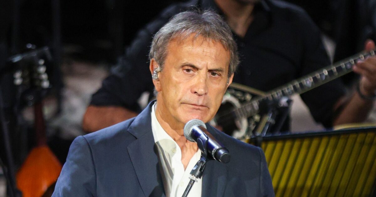 Γιώργος Νταλάρας: «Με επικρίνουν που αναφέρομαι στα απόβλητα της δισκογραφίας»