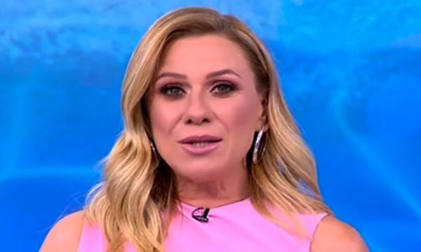 Κατερίνα Καραβάτου: Έναρξη για το «Καλοκαίρι Παρέα» στον ΑΝΤ1 – «Είμαι ενθουσιασμένη που αρχίζω κάτι νέο»