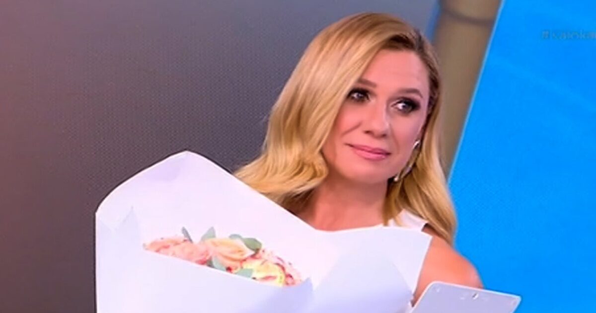 Κατερίνα Καραβάτου: «Έμεινε άφωνη» με την απρόσμενη έκπληξη στο πλατό – «Μου κάνετε πλάκα;»