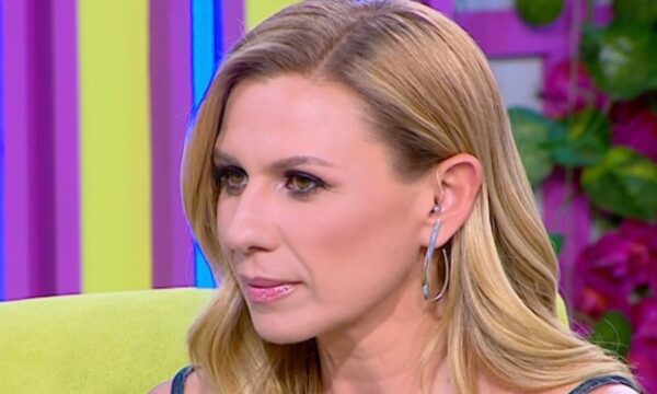 Κατερίνα Καραβάτου: «Απέκτησα παιδί αργότερα στη ζωή μου, μέχρι να γνωρίσω τον πρώην σύζυγό μου δεν το είχα σκεφτεί»