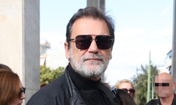 Κωνσταντίνος Καζάκος: Συγκλονιστική ανάρτηση για τα 33 χρόνια από την απώλεια της μητέρας του, Τζένης Καρέζη