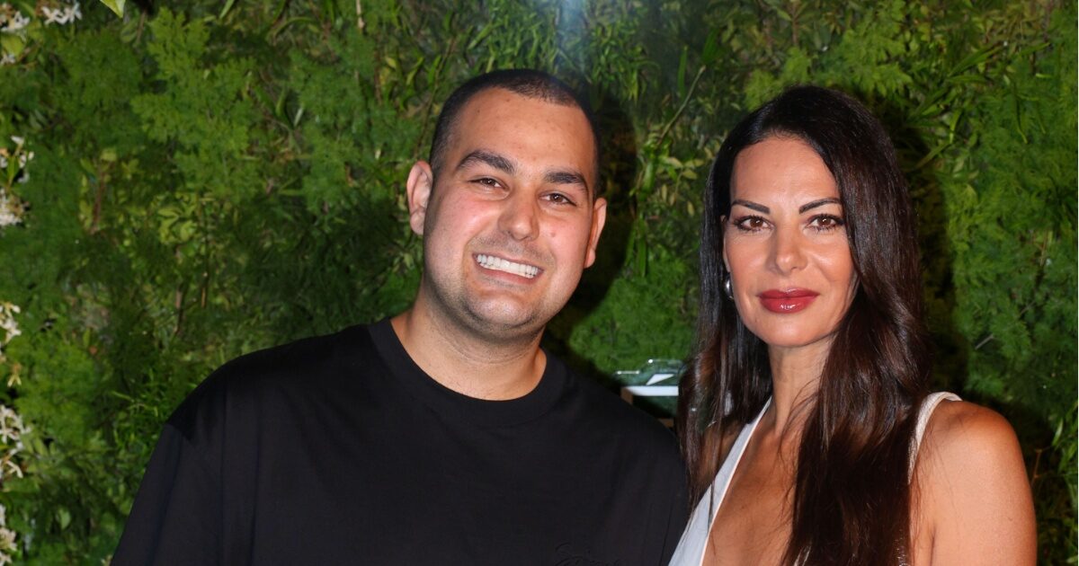Η Εύη Βατίδου καταγγέλλει τον Αλέξη Κούγια μετά τη συνέντευξη του γιου τους: «Δούλευα σκληρά για να πηγαίνει με τις γκόμενες στα μπουζούκια»