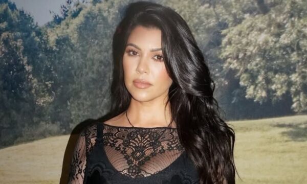 Kourtney Kardashian: Με γαλλικό μανικιούρ σε βουτυρένιο κίτρινο χρώμα