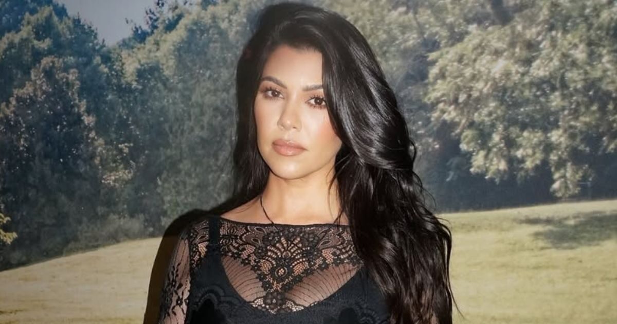 Kourtney Kardashian: Με γαλλικό μανικιούρ σε βουτυρένιο κίτρινο χρώμα