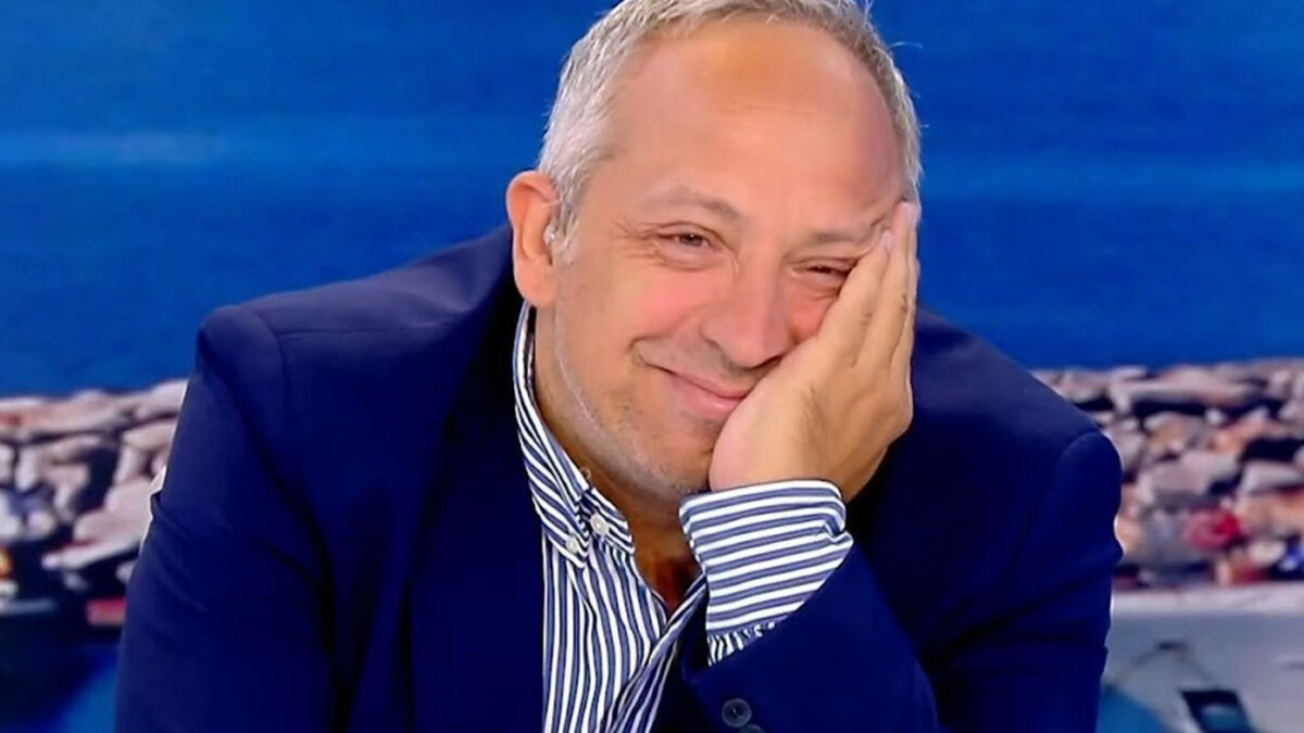 «Εξαντλημένος φίλε» – Ο Χρήστος Κούτρας βίωσε… Ροντινέι στο σκηνικό των «Αταίριαστων»