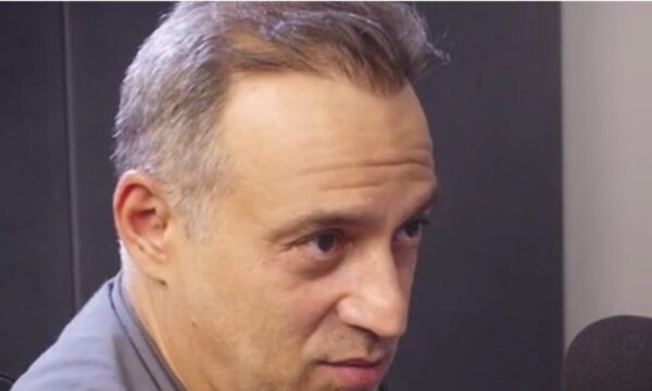Κρατερός Κατσούλης: Η πολύτιμη συμβουλή που δίνει στα παιδιά του – «Τους το λέω από τη γέννησή τους»