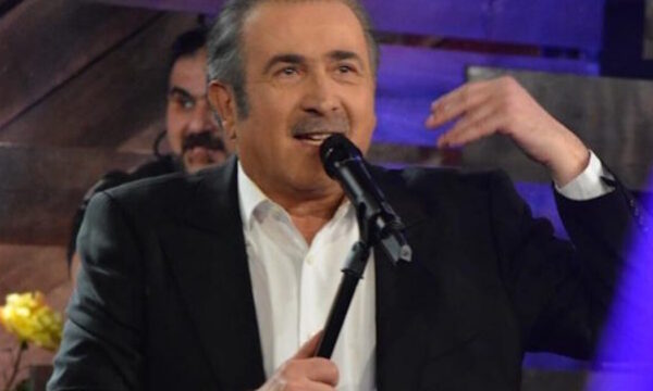 Λάκης Λαζόπουλος: Ένωσε την κόρη του με ταίρι στην Πάρο – Οι 100 προσκεκλημένοι και το γαμήλιο beach πάρτι