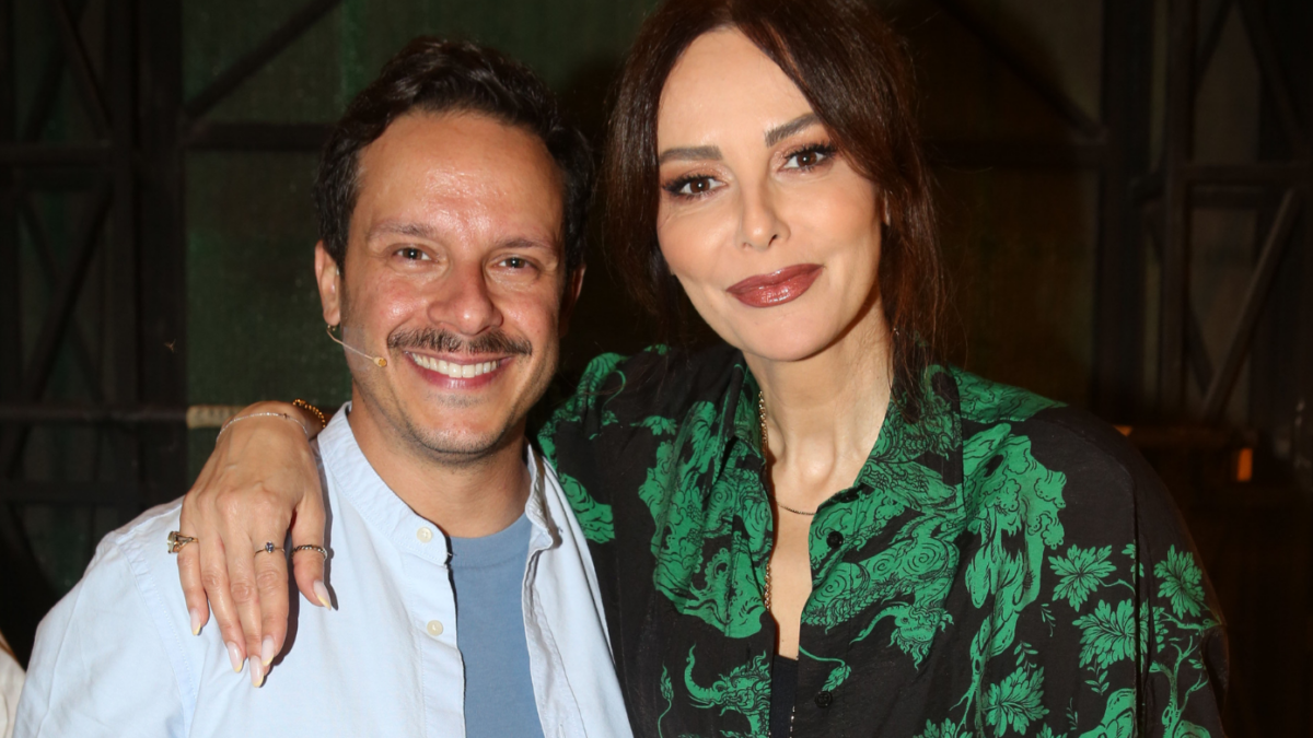 Δημήτρης Μακαλιάς: «Ενδιαφέρομαι ιδιαίτερα να συνεργαστώ με την ΕΡΤ – Με την Μπέττυ Μαγγίρα μοιραζόμαστε το ίδιο χιούμορ»