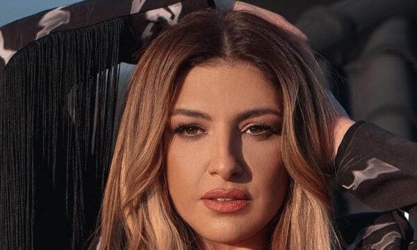 Έλενα Παπαρίζου: Παρουσίασε το καινούργιο της κομμάτι «Καληνύχτα»