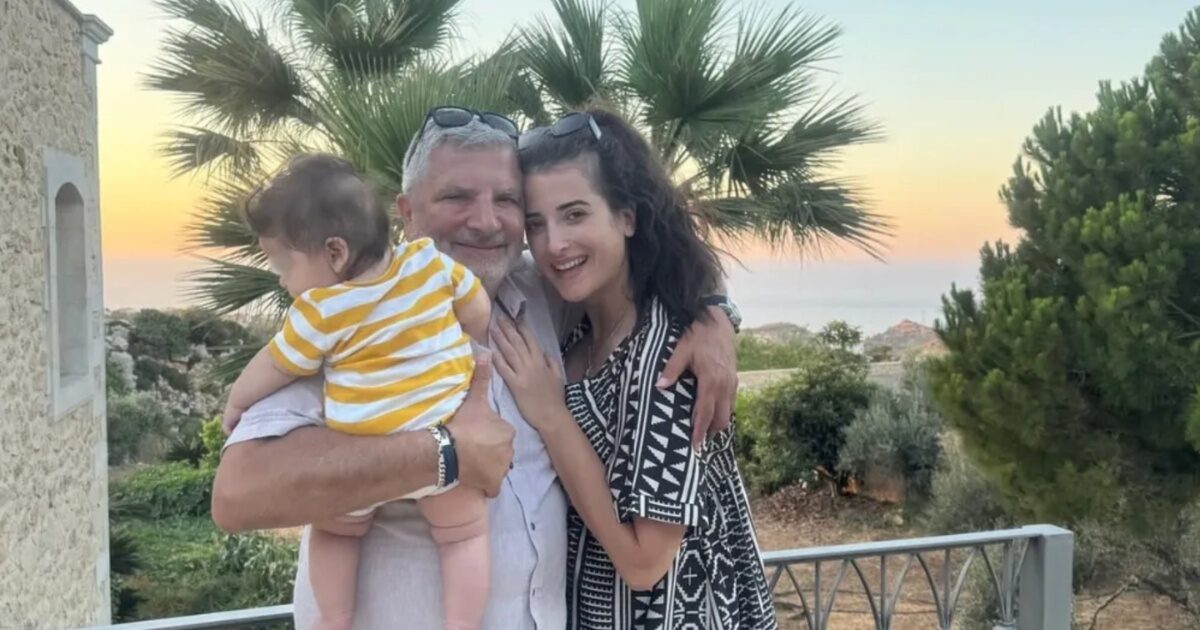 Γιώργος Πατούλης – Νάνσυ Κοιλού: Οι πρώτες στιγμές χαλάρωσης με τον τετράμηνο γιο τους