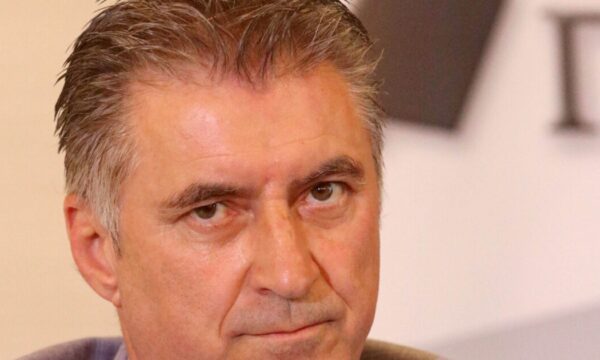 Ο Θοδωρής Ζαγοράκης στο χειρουργείο: Εικόνες από το νοσοκομείο και το δημόσιο «ευχαριστώ»
