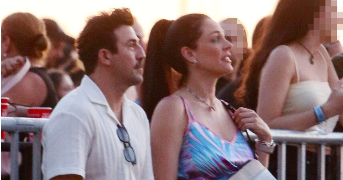 Ιωάννα Τριανταφυλλίδου – Κίμων Κουρής: Στη συναυλία των Green Day λίγο πριν υποδεχτούν το μωρό τους