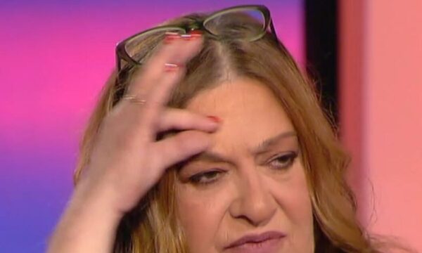 Τζόυς Ευείδη: «Αν δώσω οικονομικές συμβουλές, θα τους καταστρέψω όλους»