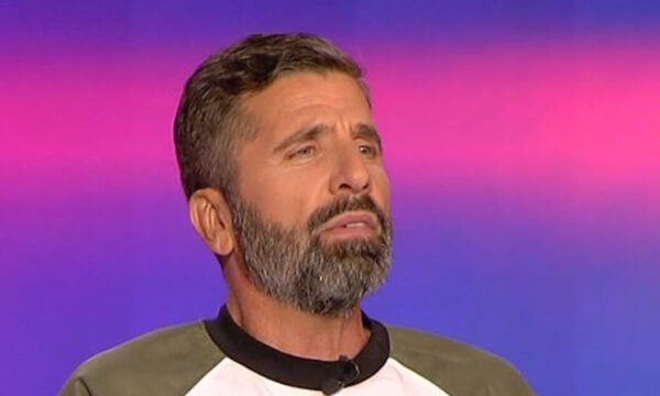 Θανάσης Βισκαδουράκης: «Ανυπομονούσα Κυριακές για κόλλυβα στην εκκλησία ή να τσιμπήσω λίγο κονιάκ από το ιερό»
