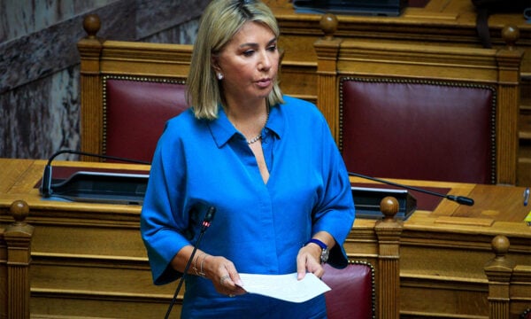 «Κανείς δεν ξαφνιάστηκε όταν άκουσε το όνομα του δημοσιογράφου», αναφέρει η Ζέττα Μακρή για τον εκβιασμό της