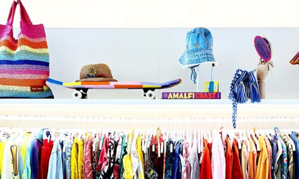 Έξυπνες επιλογές στις διακοπές σας επιστρέφουν στην πόλη με ιδανικό φθινοπωρινό στυλ