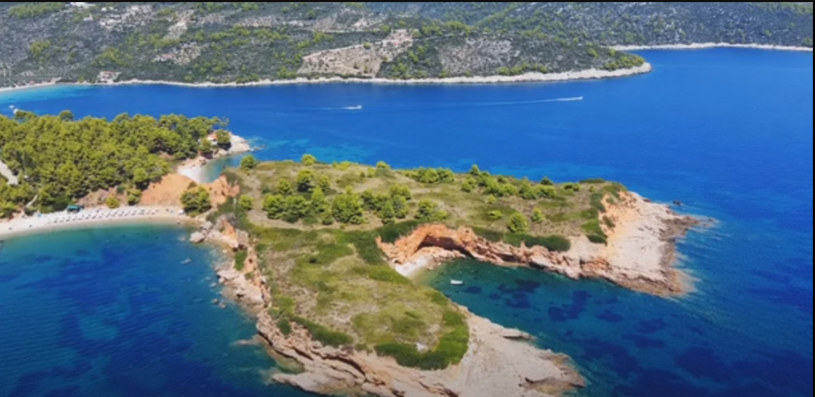 Αυτό το ελληνικό νησί λατρεύουν οι Ιταλοί για οικονομικές διακοπές