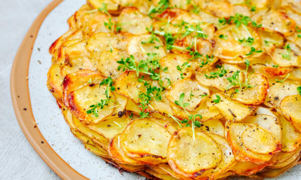 Pommes Anna με θυμάρι και τυρί παρμεζάνα