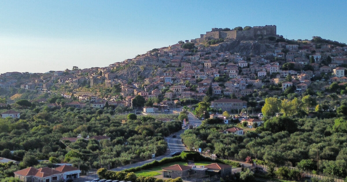 Μόλυβος: Η μαγευτική πόλη στη βόρεια πλευρά της Λέσβου