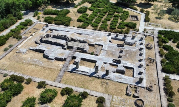 ΒΙΝΤΕΟ: Τοποθεσία στη Λέσβο όπου κάθε βήμα σε μεταφέρει στην αρχαία Ελλάδα