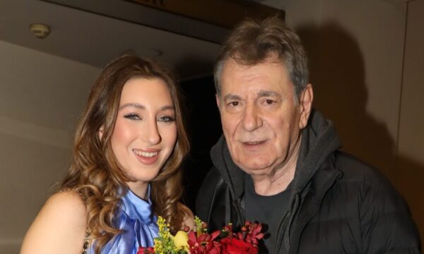Άγγελος Διονυσίου: Βραδινή έξοδος με την κόρη του, Ηλέκτρα