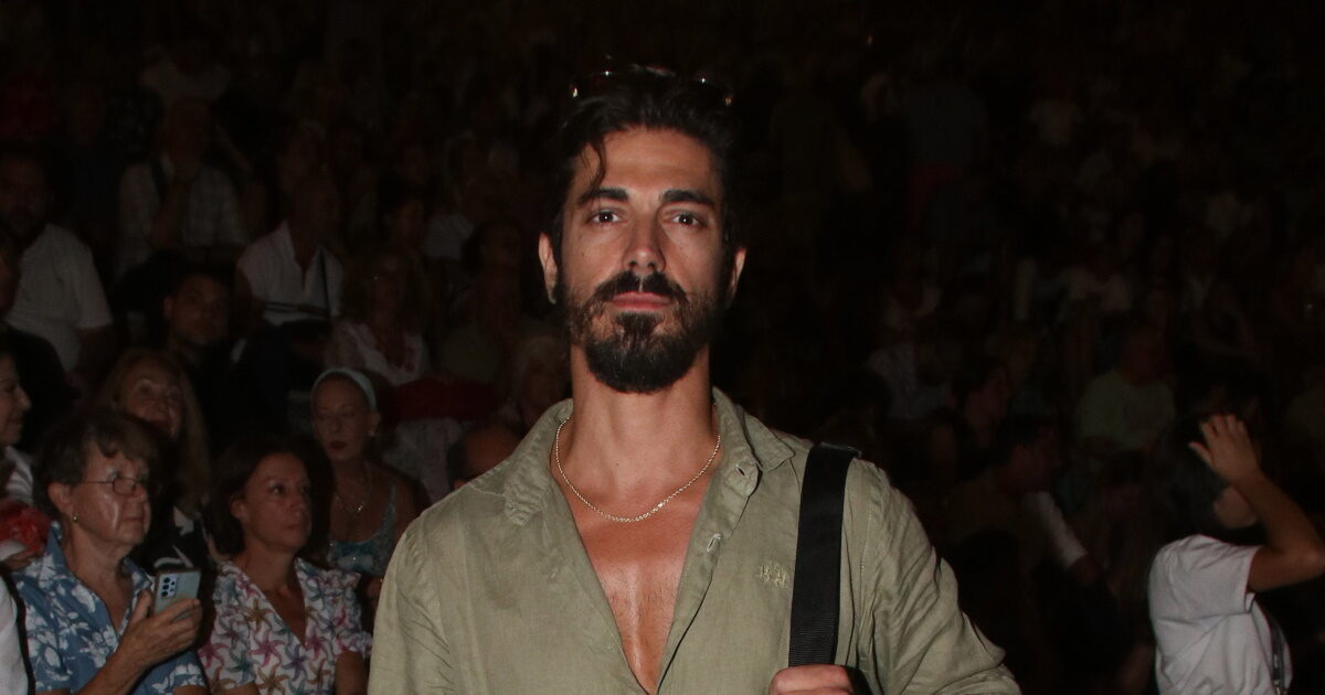 Στη Χίο ο Δημήτρης Γκοτσόπουλος: «Διασχίσαμε σχεδόν τις φλόγες» – Η ανάρτηση για τις φωτιές