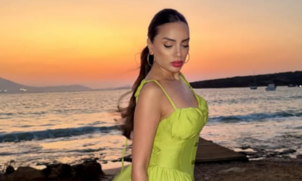 Ελπίδα Ιακωβίδου: Καλοκαιρινή παρουσία που κλέβει τις εντυπώσεις στην ακτή