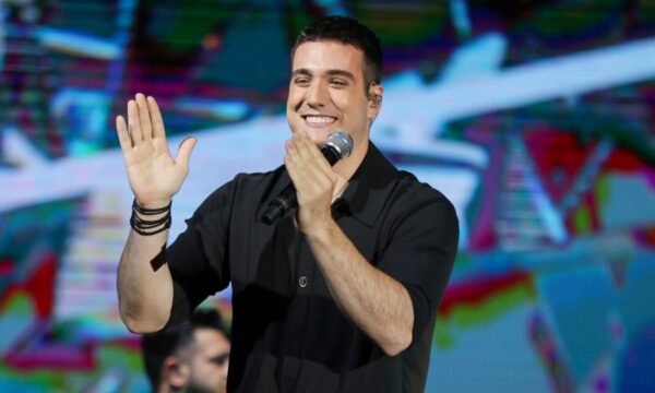 Γιώργος Κακοσαίος: «Ο έρωτας με δίδαξε να μην εγκαταλείπω» – Η ιδιαίτερη μνεία στη μητέρα του