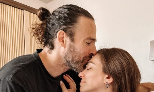 Γρηγόρης Μόργκαν: Αποκαλύπτει τη νέα του καθημερινότητα μετά τη γέννηση του γιου του – «Από surfing, σε βόλτες με καρότσι»