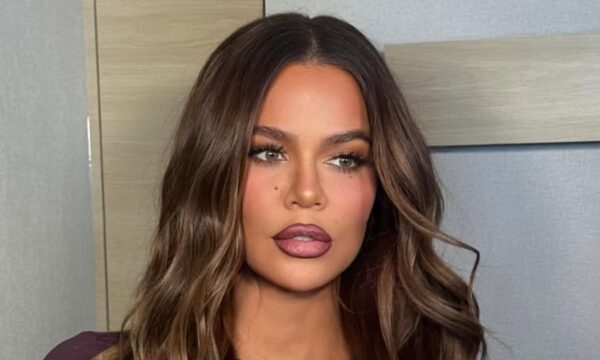 Khloe Kardashian: Δείχνει ότι τα ombre χείλη κάνουν δυναμική επιστροφή