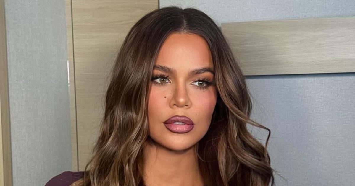 Khloe Kardashian: Δείχνει ότι τα ombre χείλη κάνουν δυναμική επιστροφή