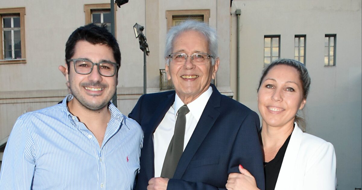 Δημήτρης Κωνσταντάρας: Έφυγε από τη ζωή στα 79 του – Βαρύ πένθος για τον Λάμπρο Κωνσταντάρα
