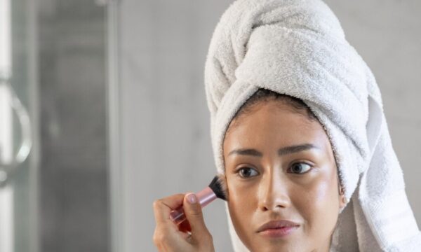 Πινέλα, beauty blender, τσιμπιδάκι φρυδιών και ψαλίδι βλεφαρίδων: Πότε να τα ανανεώνεις με νέα