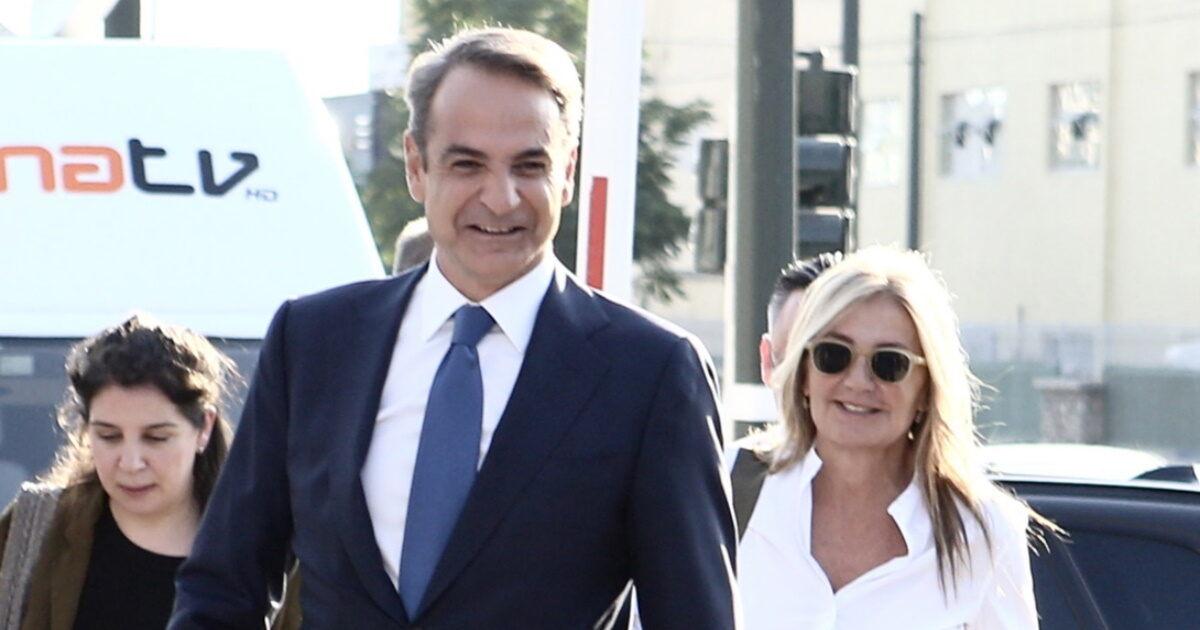 Κυριάκος Μητσοτάκης – Μαρέβα Γκραμπόφσκι: Σε γιορτή στην Κρήτη με την κόρη τους – Ερμήνευσε και ο Νίκος Βέρτης
