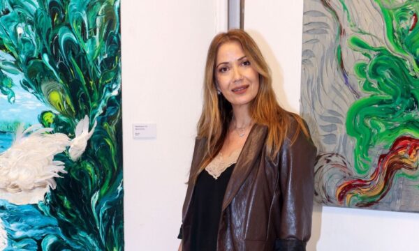 Γιώτα Τσιμπρικίδου: «Μου έλεγαν πως χωρίς ξανθά μαλλιά, δεν θα έχω ποτέ επιτυχία»