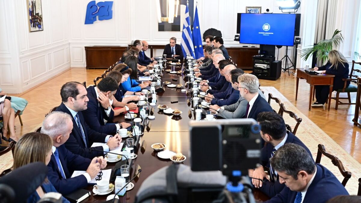 Μαρινάκης: Καθορίζουμε το χαοτικό τοπίο των περιφερειακών καναλιών με σεβασμό στους εργαζόμενους