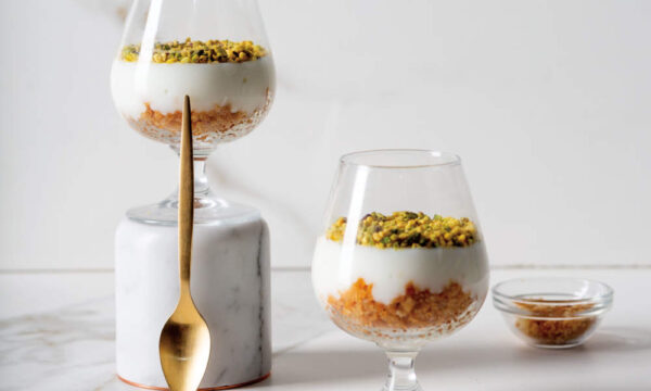 Λιβανέζικη κρέμα με τραγανό ψωμί crumble