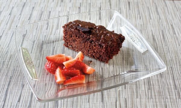Vegan καρυδάτο µε κακάο και γλυκό σιρόπι