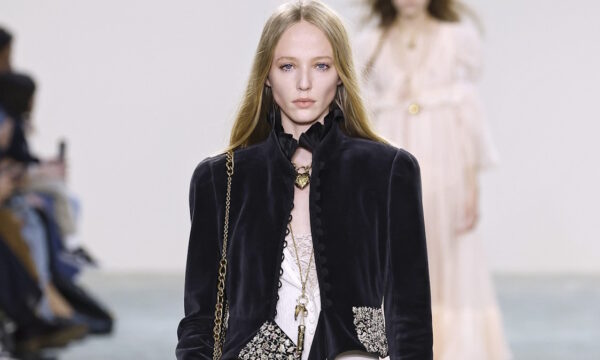 Boho Chic 2025: Πώς ανανεώνεται φέτος με τις νέες τάσεις