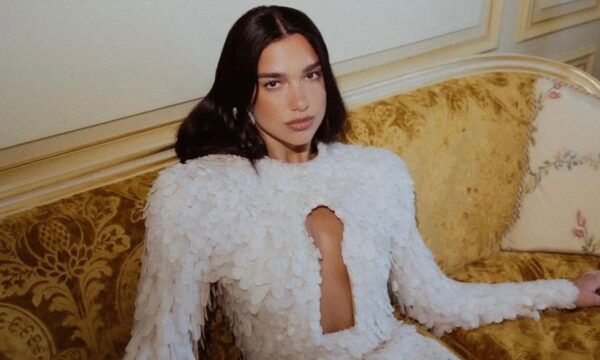Το τολμηρό μανικιούρ της Dua Lipa είναι η κορυφαία τάση της εποχής