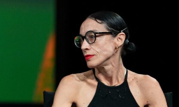 Έλενα Τοπαλίδου: «Η κύρια μάχη μου ήταν με εμένα και ξαφνιάστηκα όταν συνειδητοποίησα πως μπορώ να είμαι τόσο καλή παρέα για τον εαυτό μου»
