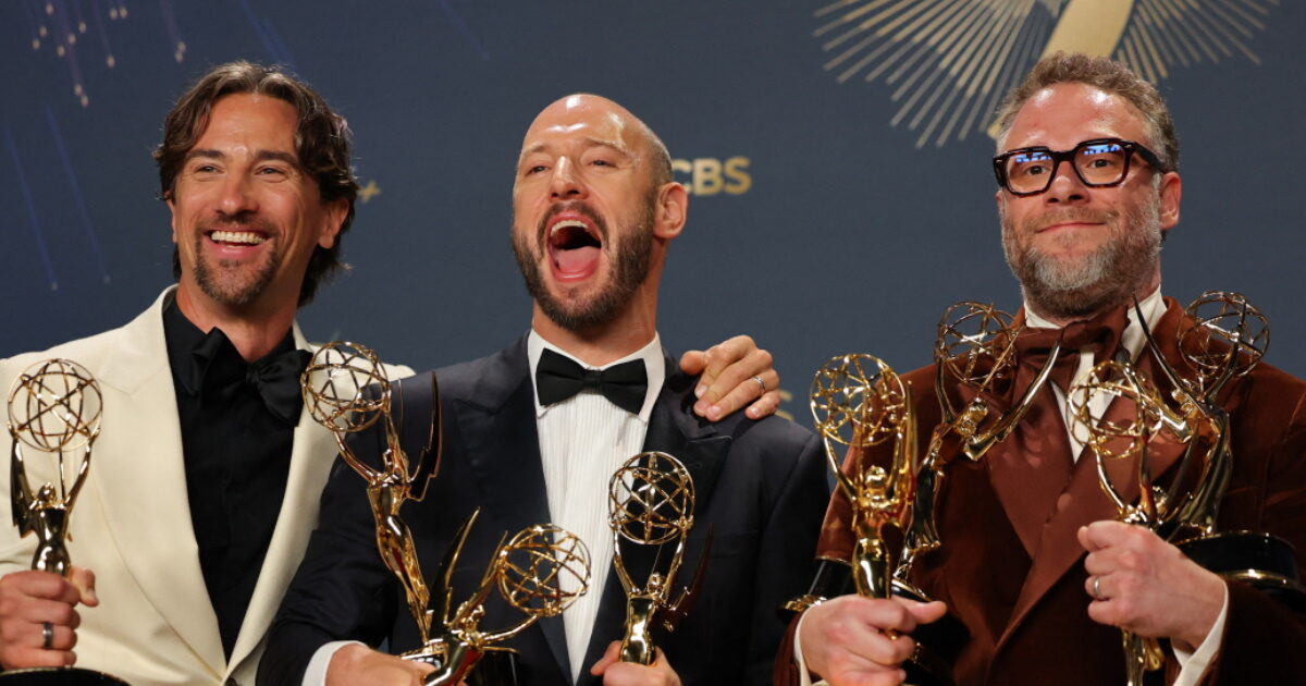Emmys 2025: Νίκη για το «Adolescence» και το «The Studio» – Αναλυτικά οι βραβευθέντες